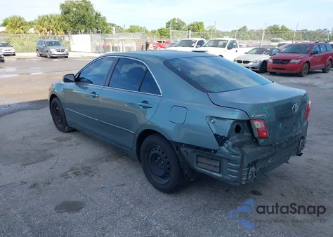 2007 Toyota Camry Le z USA, uszkodzony, nr VIN 4T1BE46K07U618279